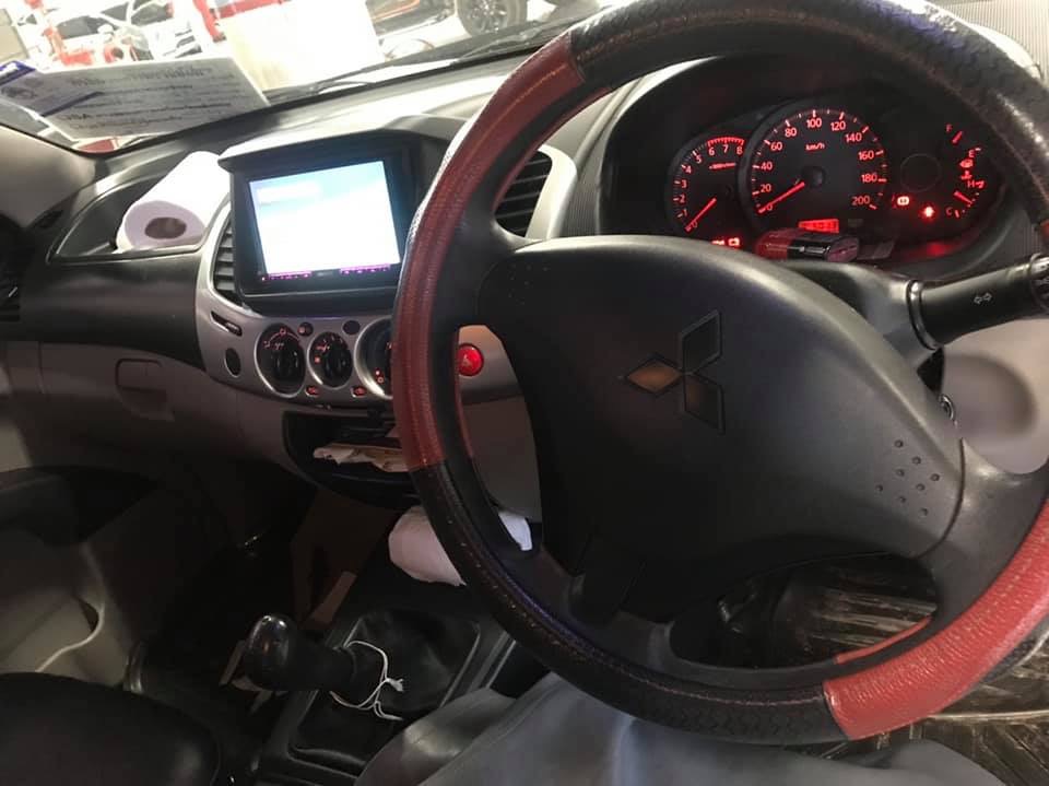 Mitsubishi Triton Mega cab ปี 2010 สีขาว (รูปที่ 2)
