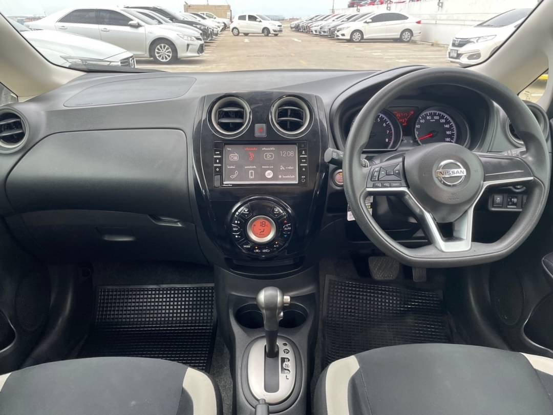 2018 Nissan Note สีเงิน (รูปที่ 4)