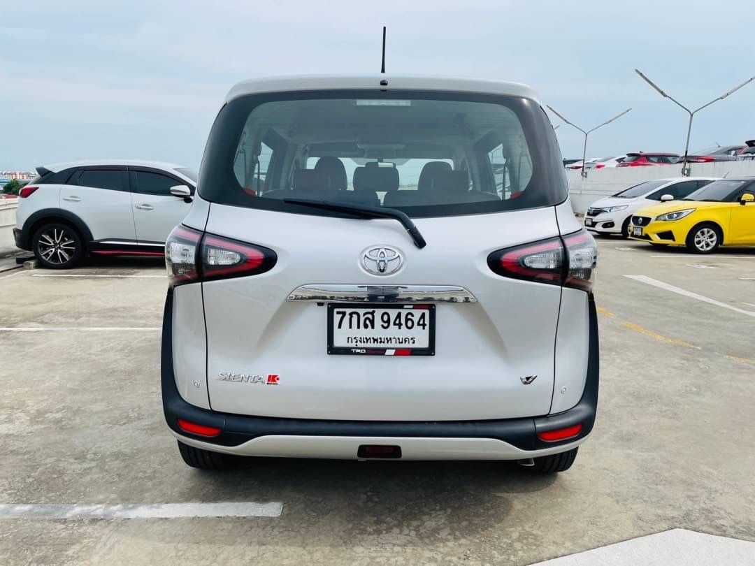 Toyota Sienta 1.5 V ปี 2018 เกียร์ Automatic เลขไมล์ 46084km (รูปที่ 7)