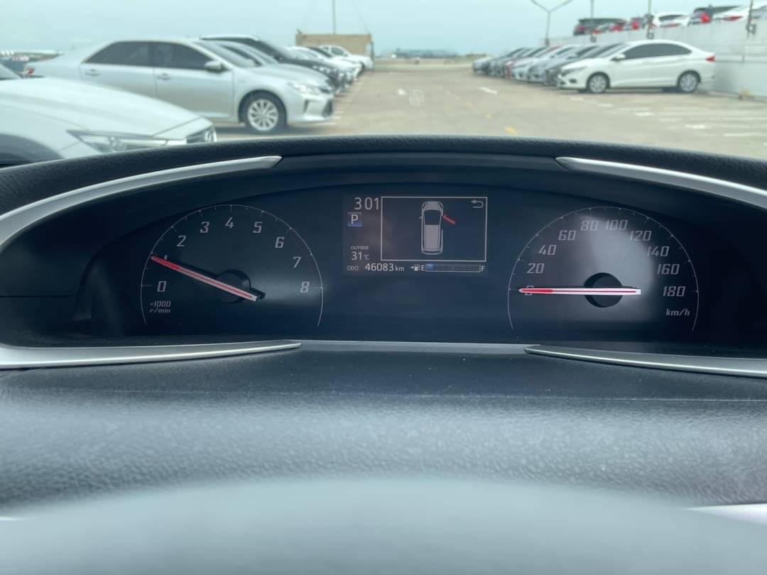 Toyota Sienta 1.5 V ปี 2018 เกียร์ Automatic เลขไมล์ 46084km (รูปที่ 9)