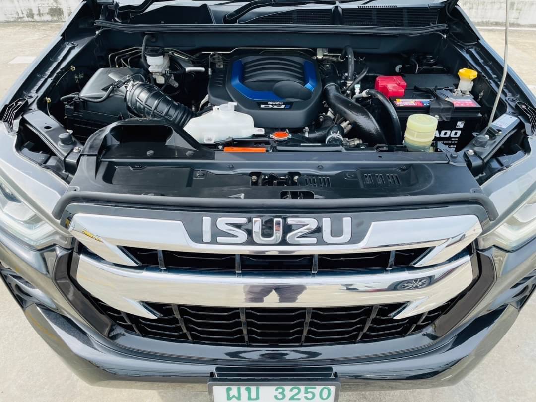 2020 Isuzu D-Max Space Cab สีดำ (รูปที่ 8)