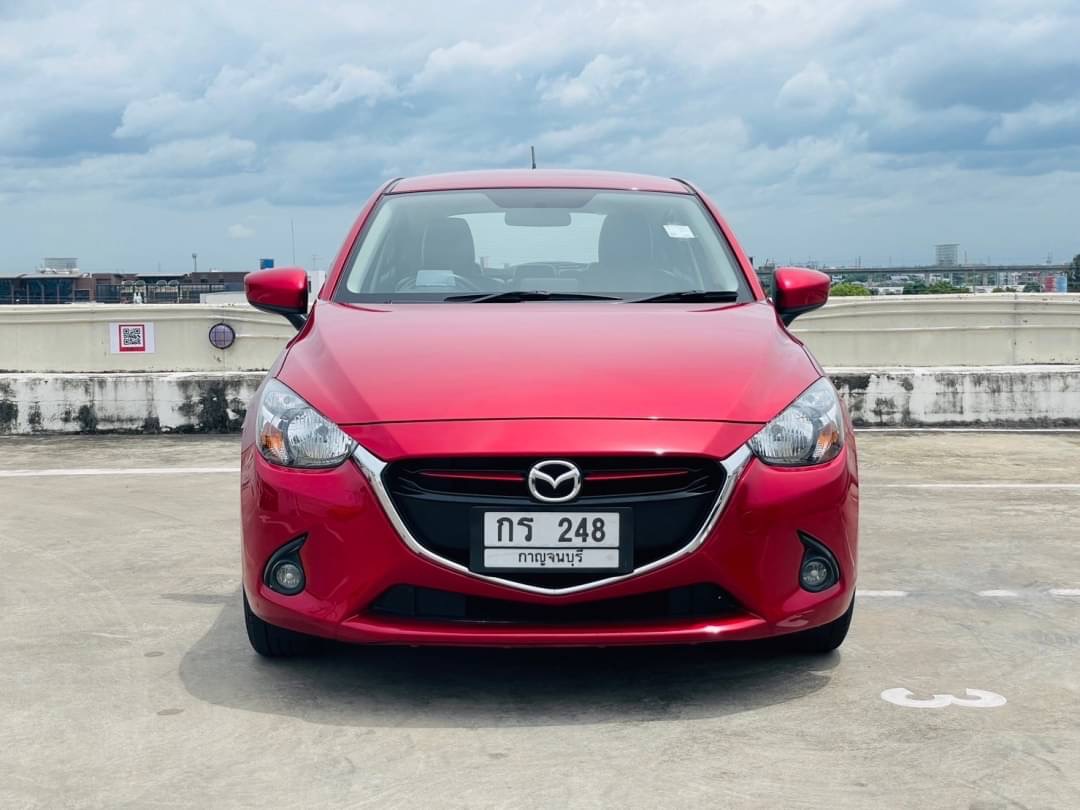 2015 Mazda 2 Hatchback (5 ประตู) สีแดง