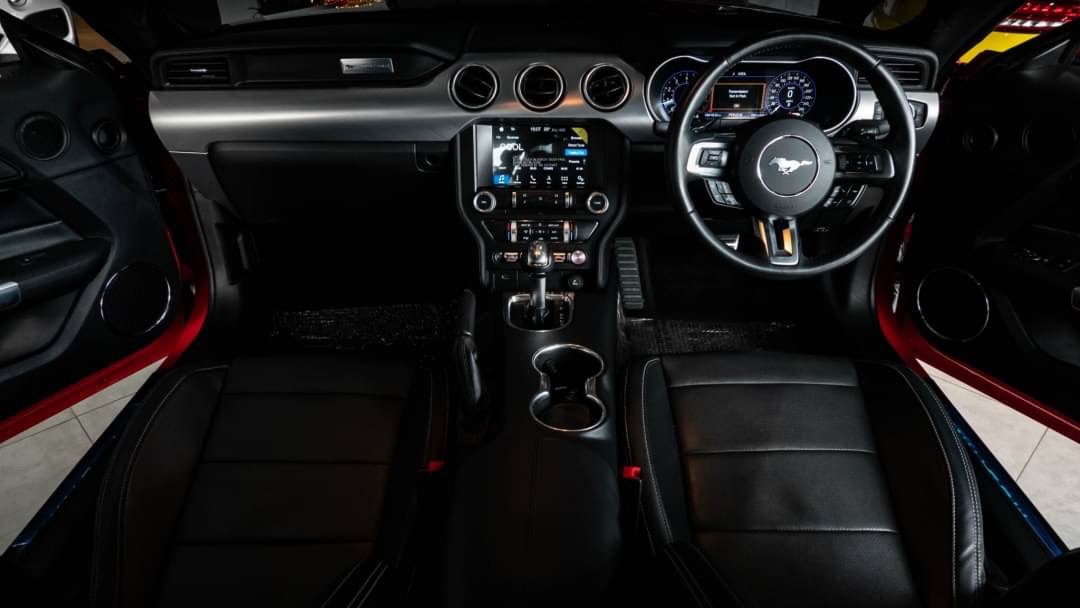 2018 Ford Mustang 2.3L สีแดง (รูปที่ 10)