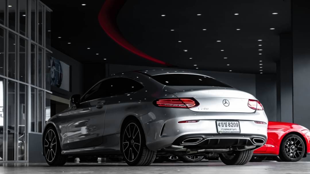2019 Mercedes-Benz C-Class C 220 d AMG สีเงิน (รูปที่ 4)