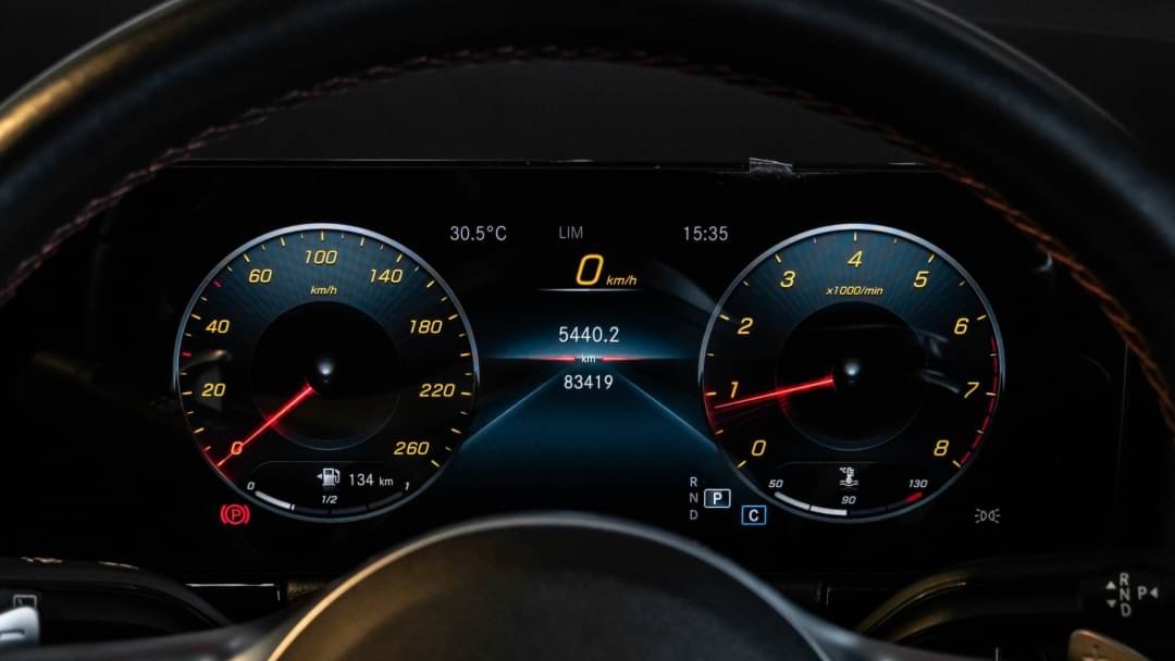 2021 Mercedes-Benz GLA-Class GLA 200 AMG สีเงิน (รูปที่ 17)