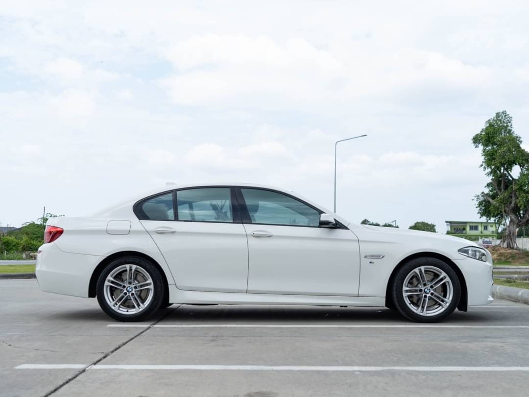 2016 BMW 528i M Sport F10 TwinPower Turbo สีขาว (รูปที่ 5)