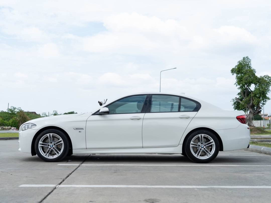 2016 BMW 528i M Sport F10 TwinPower Turbo สีขาว (รูปที่ 6)