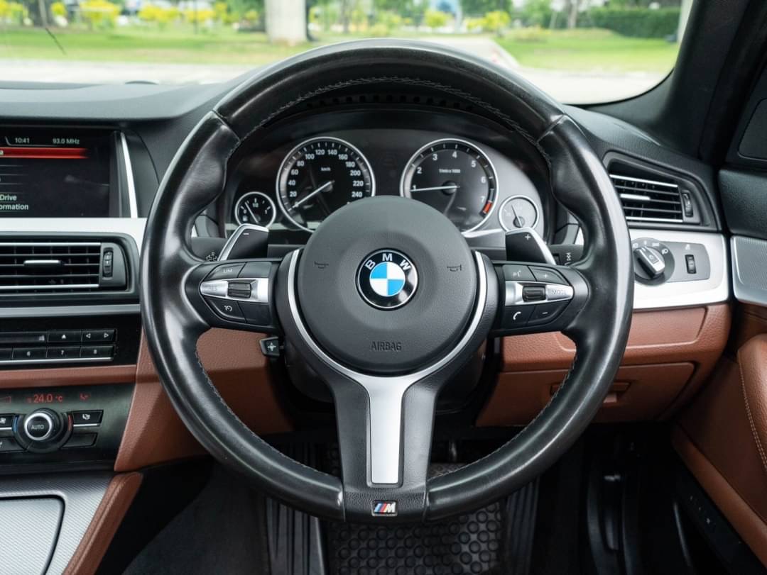 2016 BMW 528i M Sport F10 TwinPower Turbo สีขาว (รูปที่ 19)