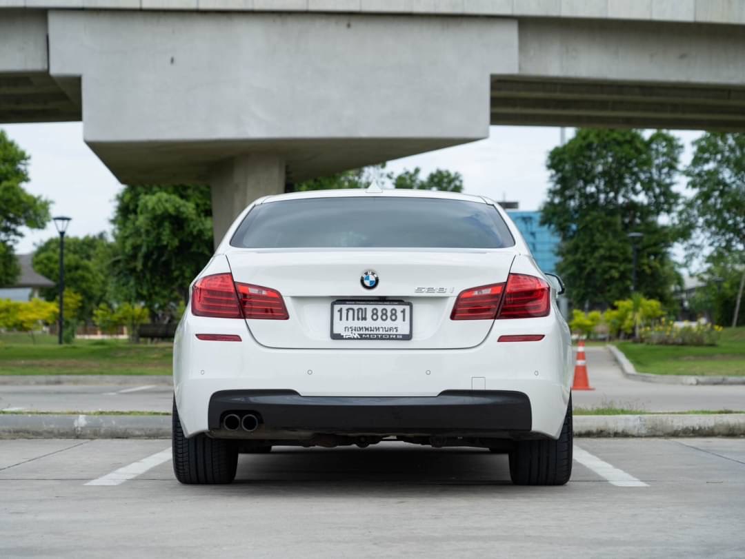 2016 BMW 528i M Sport F10 TwinPower Turbo สีขาว (รูปที่ 2)