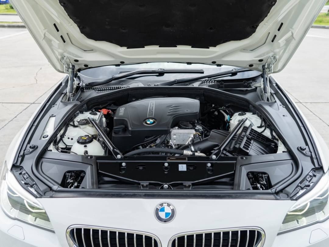 2016 BMW 528i M Sport F10 TwinPower Turbo สีขาว (รูปที่ 18)