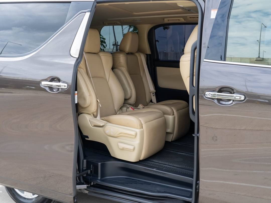 2018 Toyota Alphard สีน้ำตาล (รูปที่ 14)
