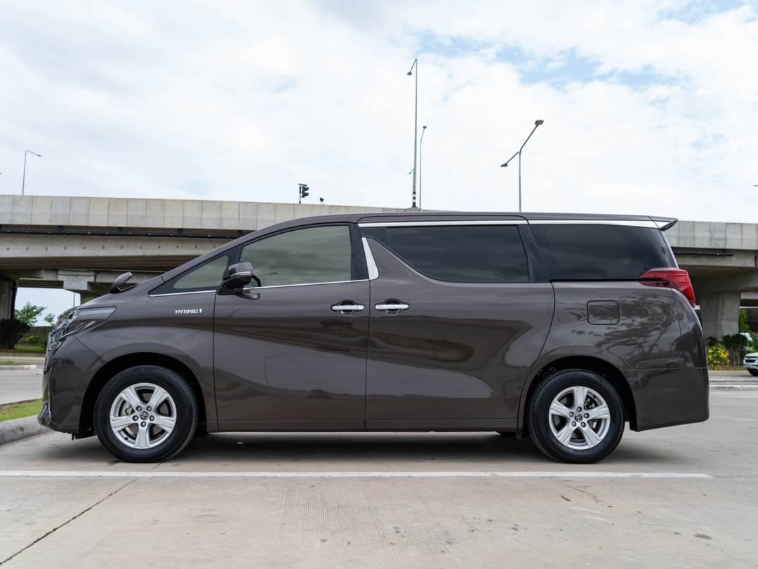 2018 Toyota Alphard สีน้ำตาล (รูปที่ 6)
