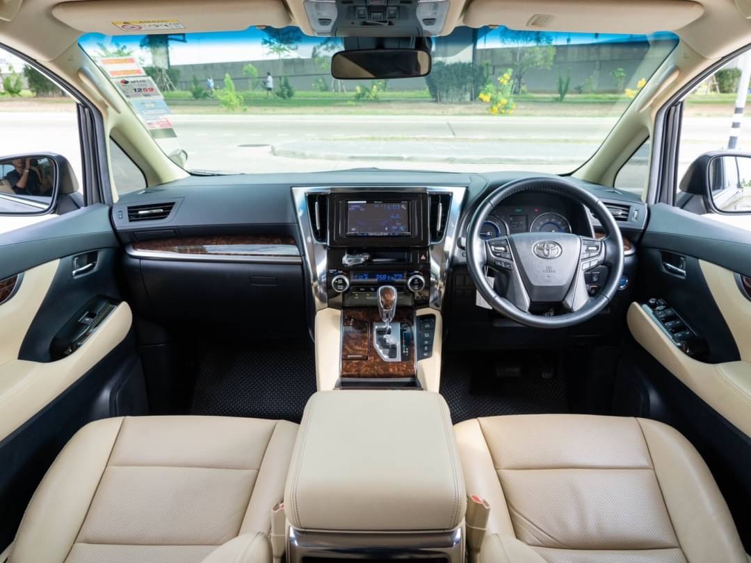 2018 Toyota Alphard สีน้ำตาล (รูปที่ 9)