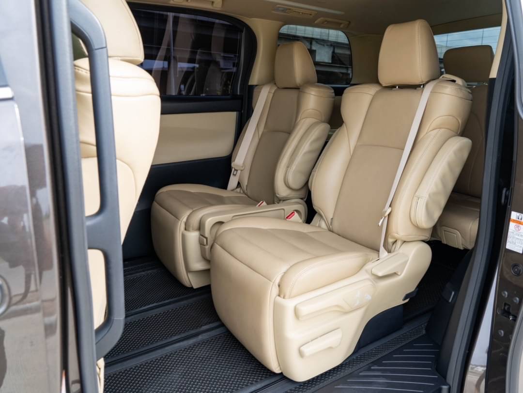 2018 Toyota Alphard สีน้ำตาล (รูปที่ 17)