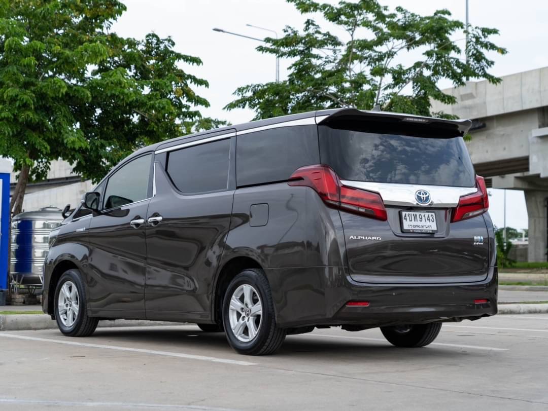 2018 Toyota Alphard สีน้ำตาล (รูปที่ 8)