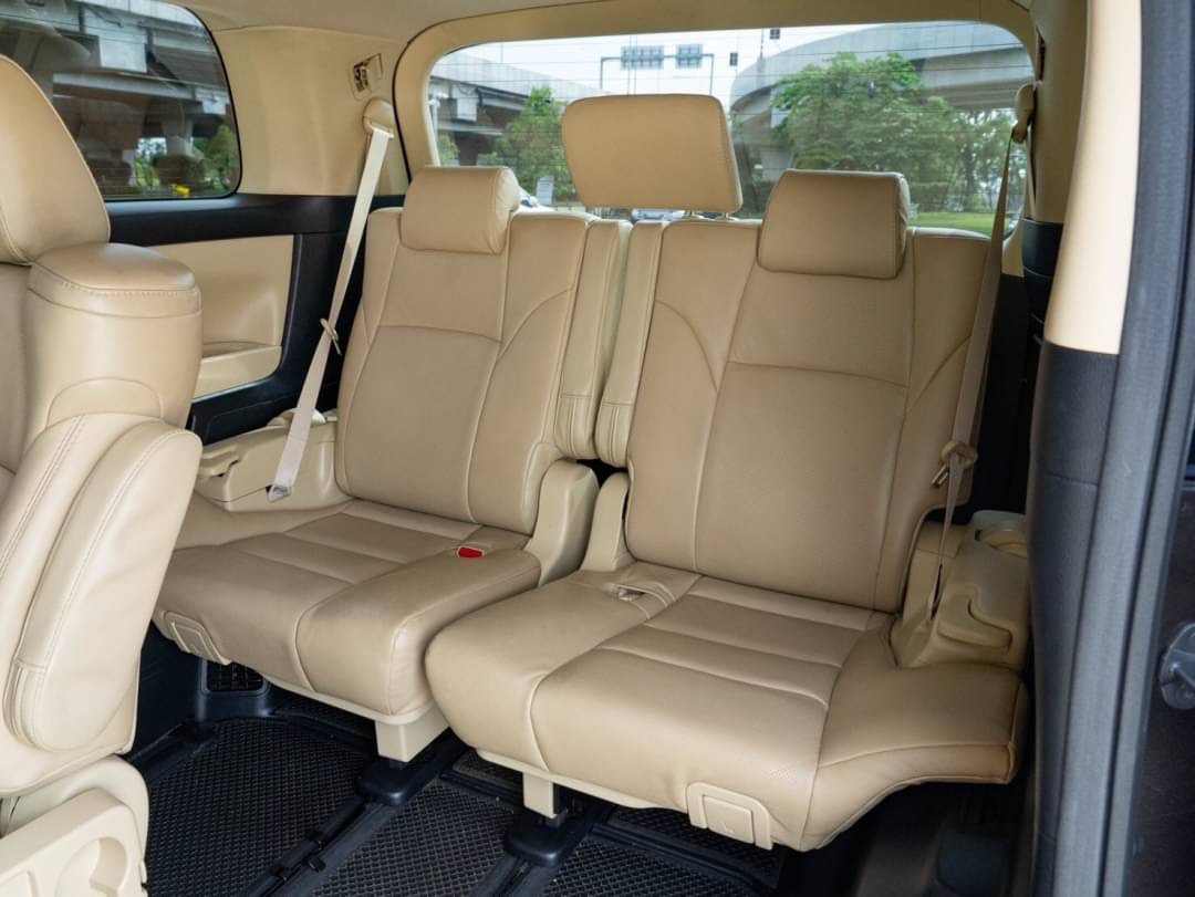 2018 Toyota Alphard สีน้ำตาล (รูปที่ 13)