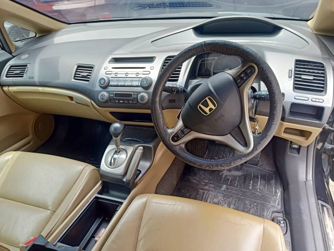 2010 Honda Civic FB สีดำ (รูปที่ 8)