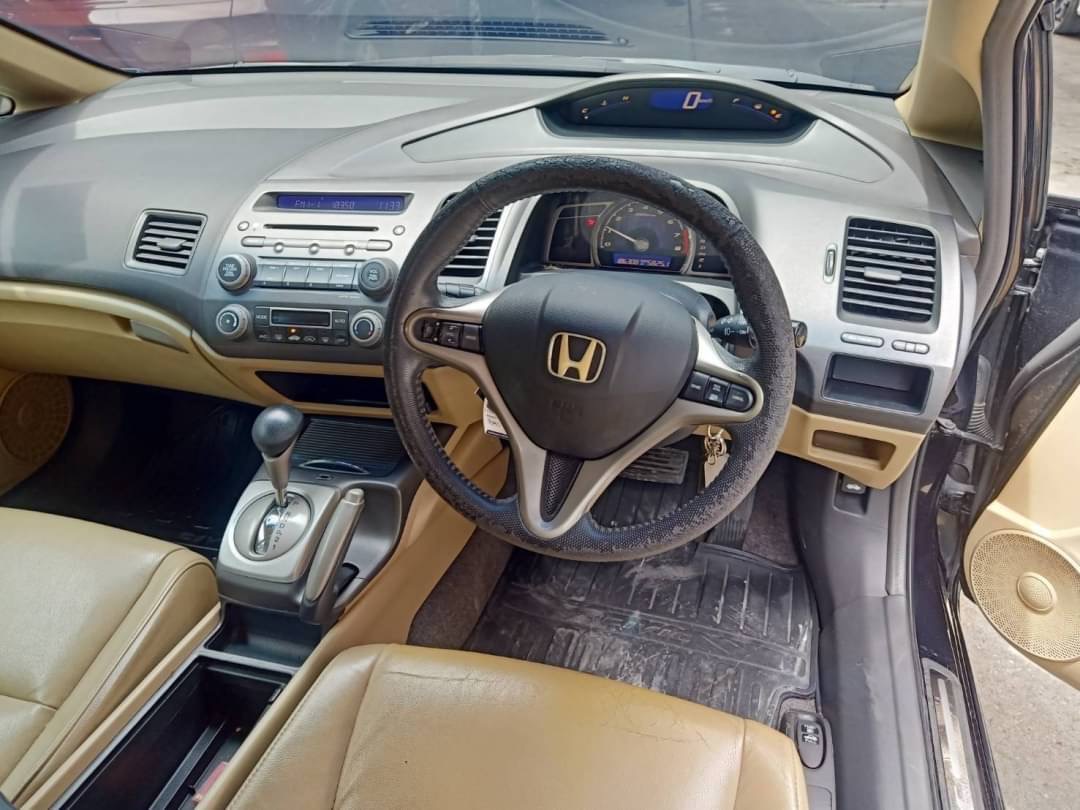 2010 Honda Civic FB สีดำ (รูปที่ 9)