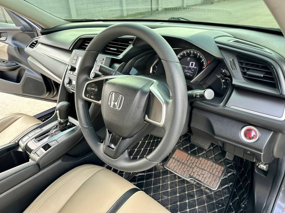 2016 Honda Civic Sedan สีเทา (รูปที่ 11)