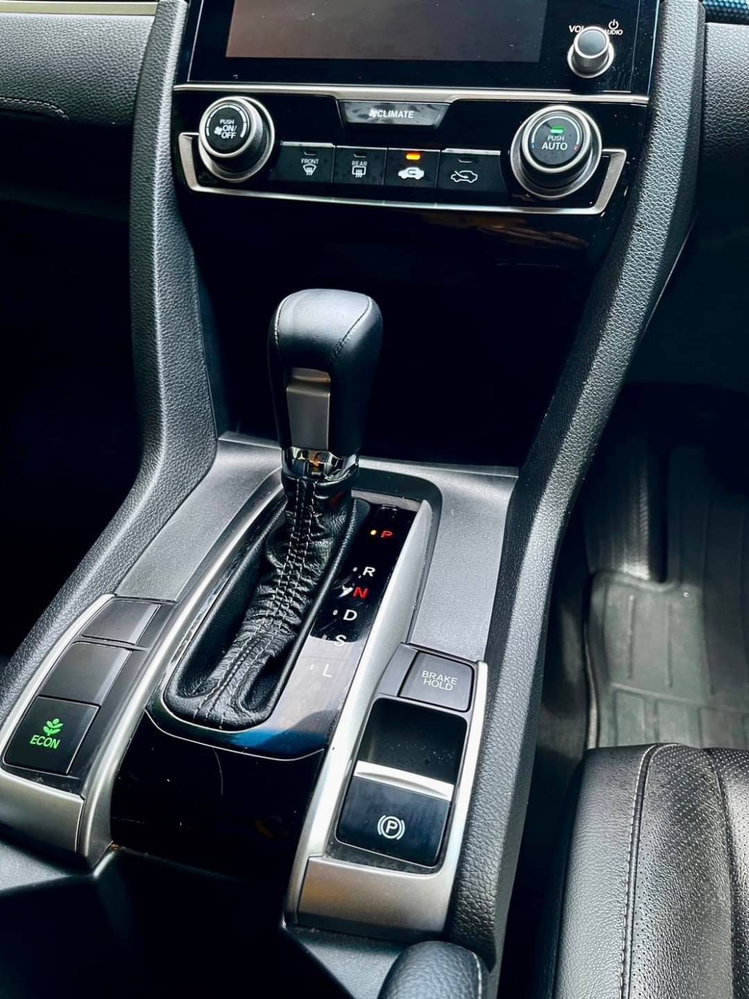 2020 Honda Civic Sedan สีขาว (รูปที่ 12)