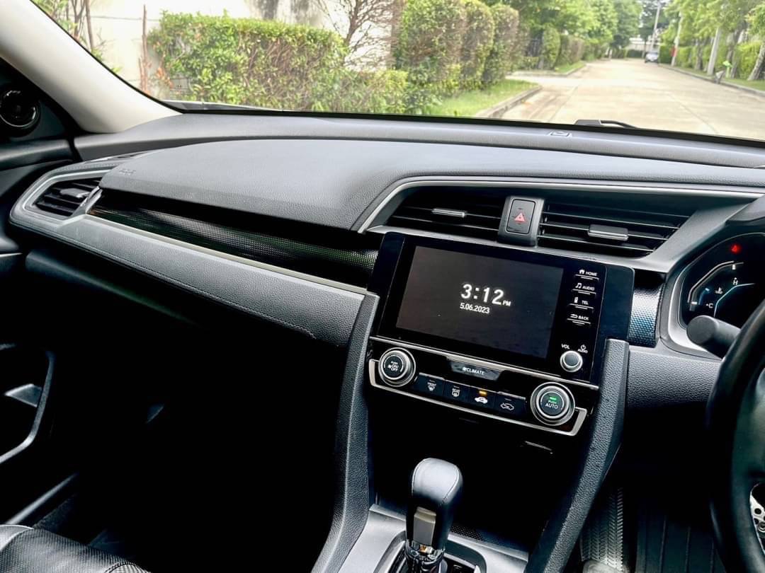 2020 Honda Civic Sedan สีขาว (รูปที่ 13)