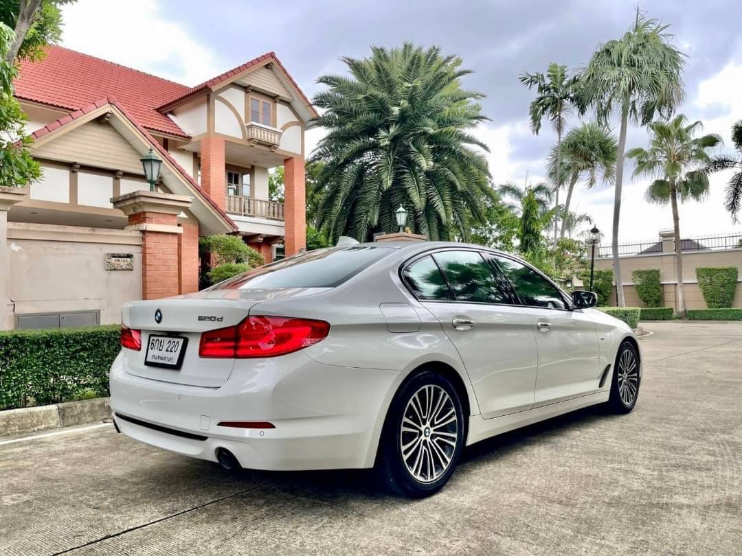 2018 BMW 520d Sport(G30) สีขาว (รูปที่ 4)