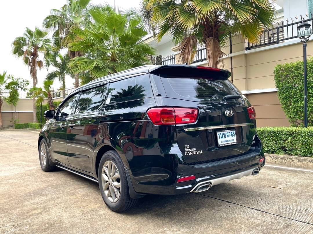 2020 Kia Grand Carnival สีดำ (รูปที่ 7)