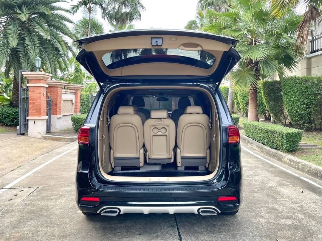 2020 Kia Grand Carnival สีดำ (รูปที่ 19)