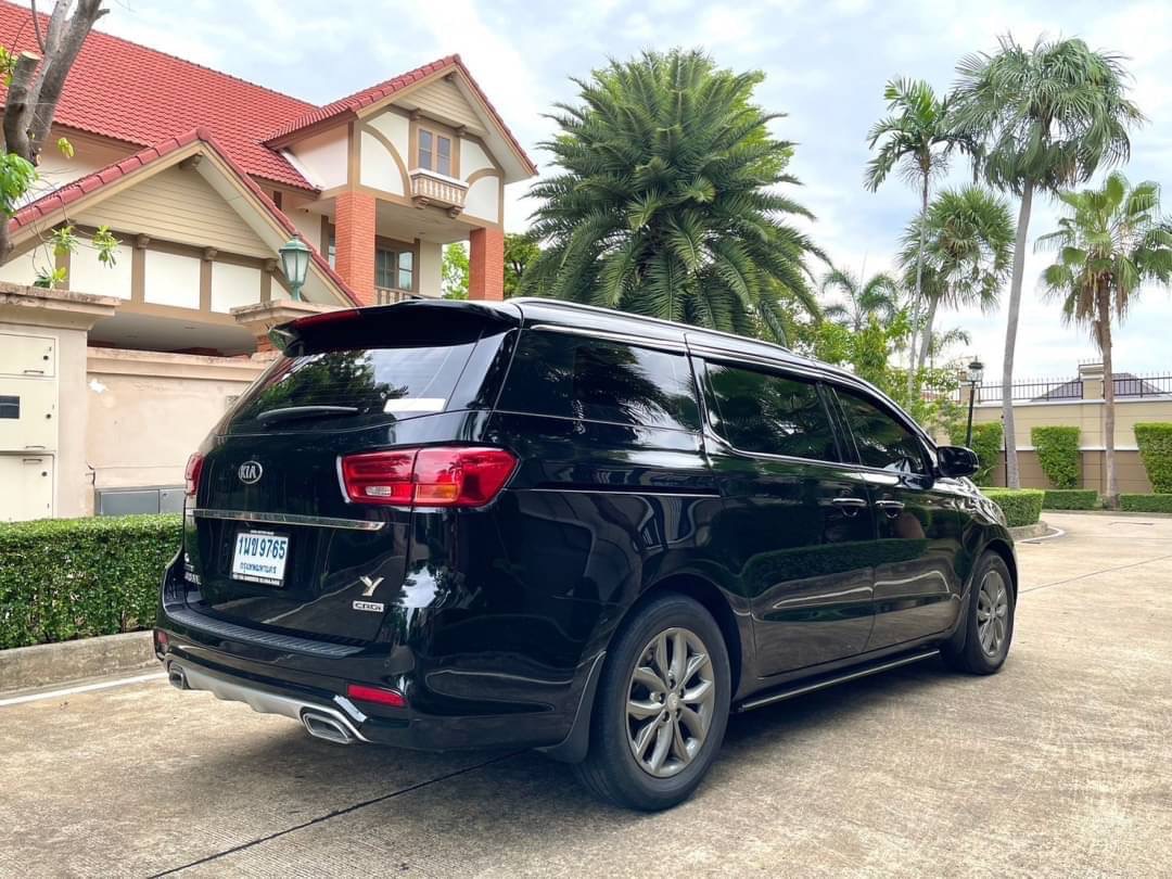 2020 Kia Grand Carnival สีดำ