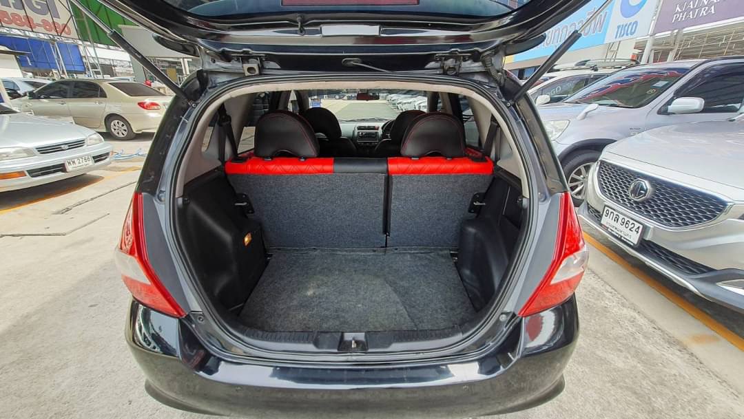 2005 Honda Jazz GD สีดำ (รูปที่ 17)