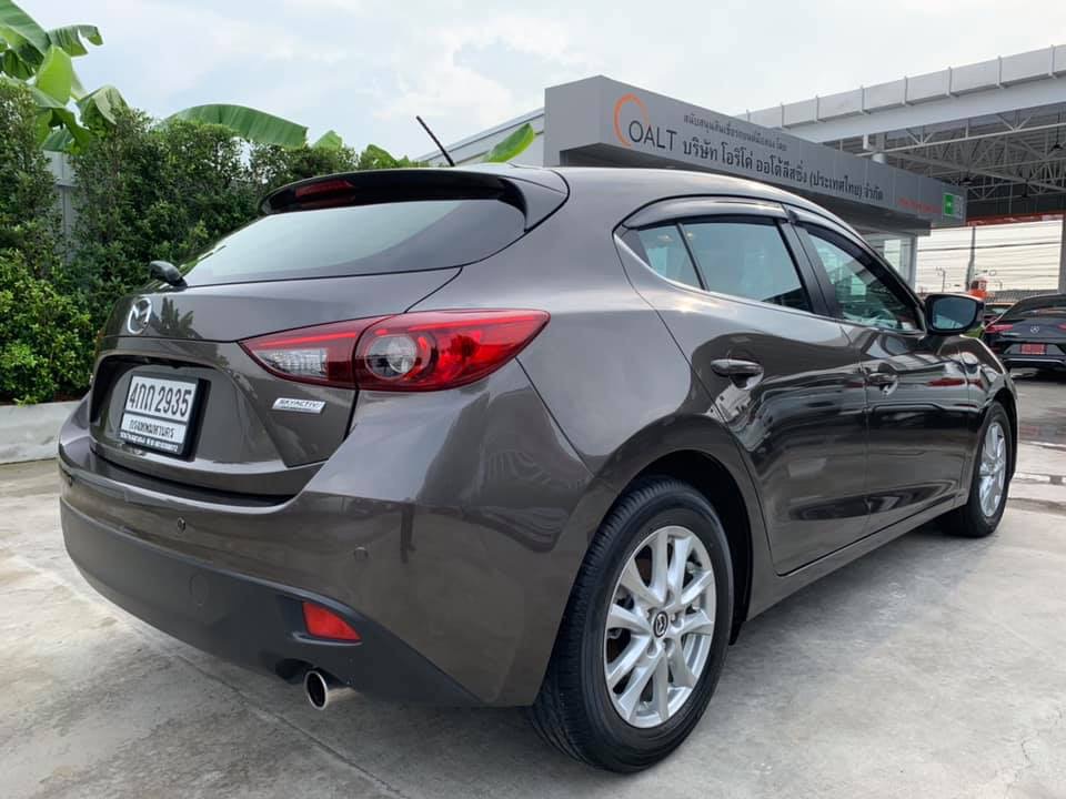 Mazda 3 Hatchback ปี 2015 สีเทา (รูปที่ 2)
