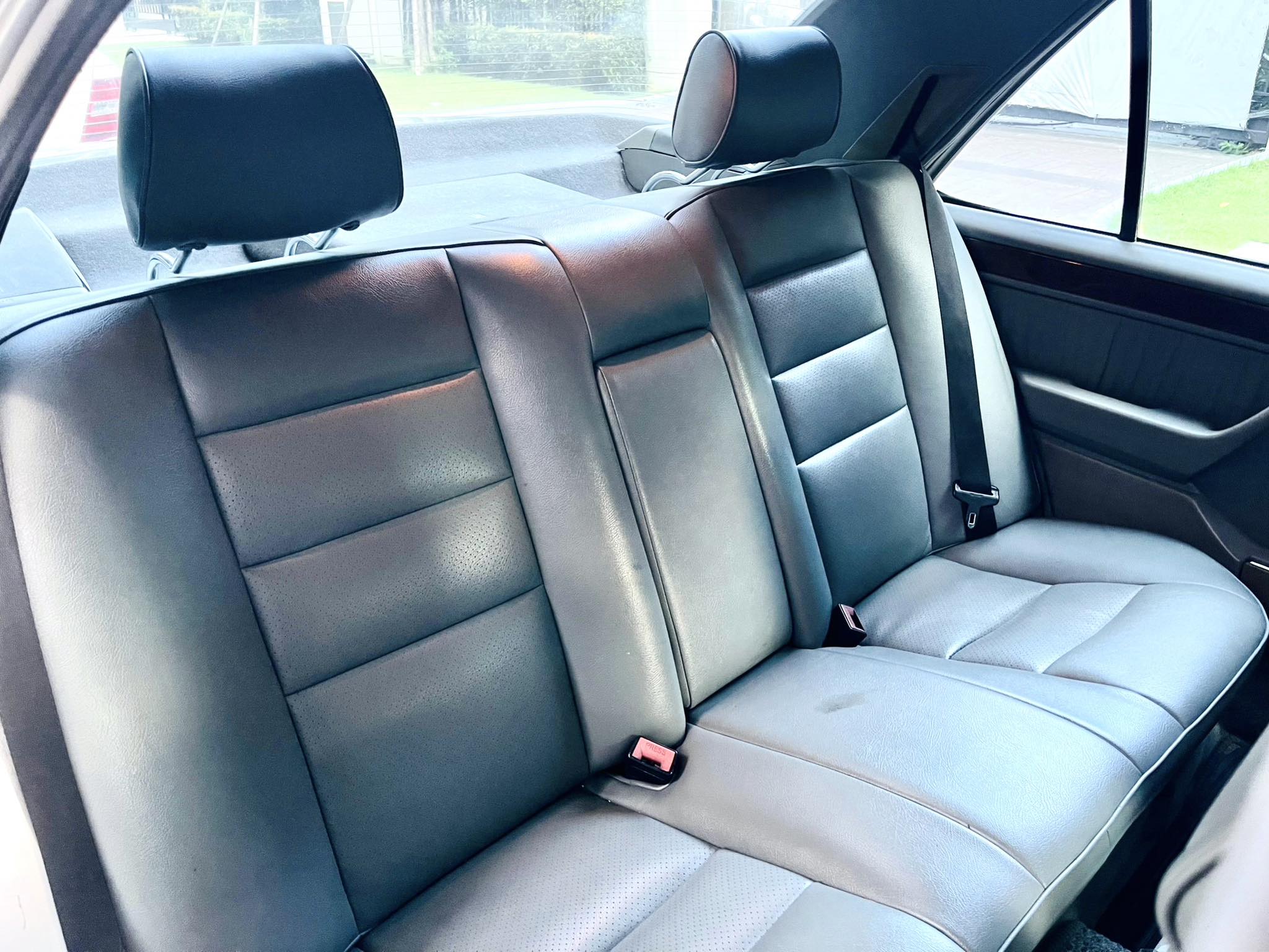 Mercedes Benz E220 รถบ้านพร้อมใช้ ขายตัดใจ (รูปที่ 22)