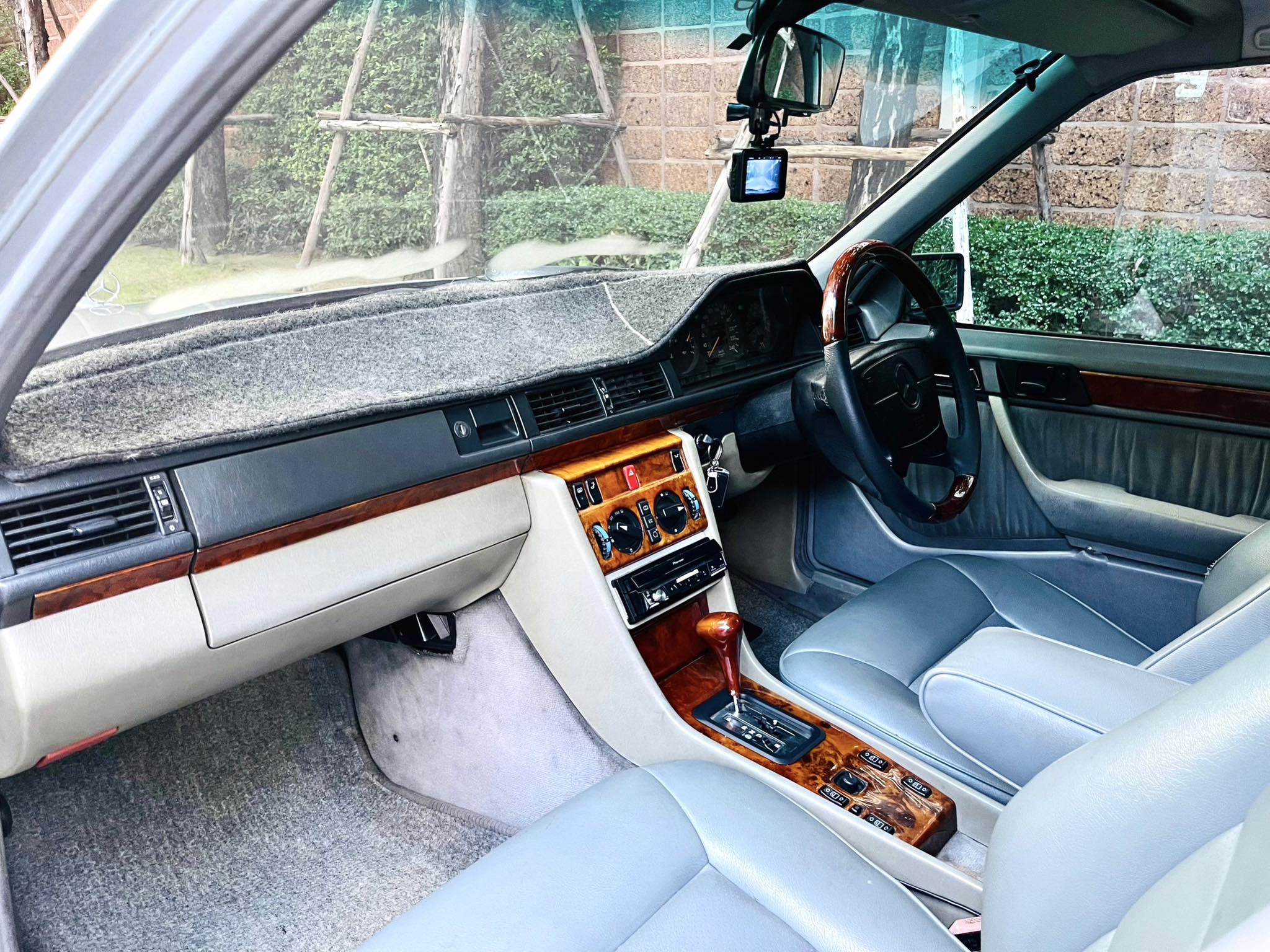 Mercedes Benz E220 รถบ้านพร้อมใช้ ขายตัดใจ (รูปที่ 17)