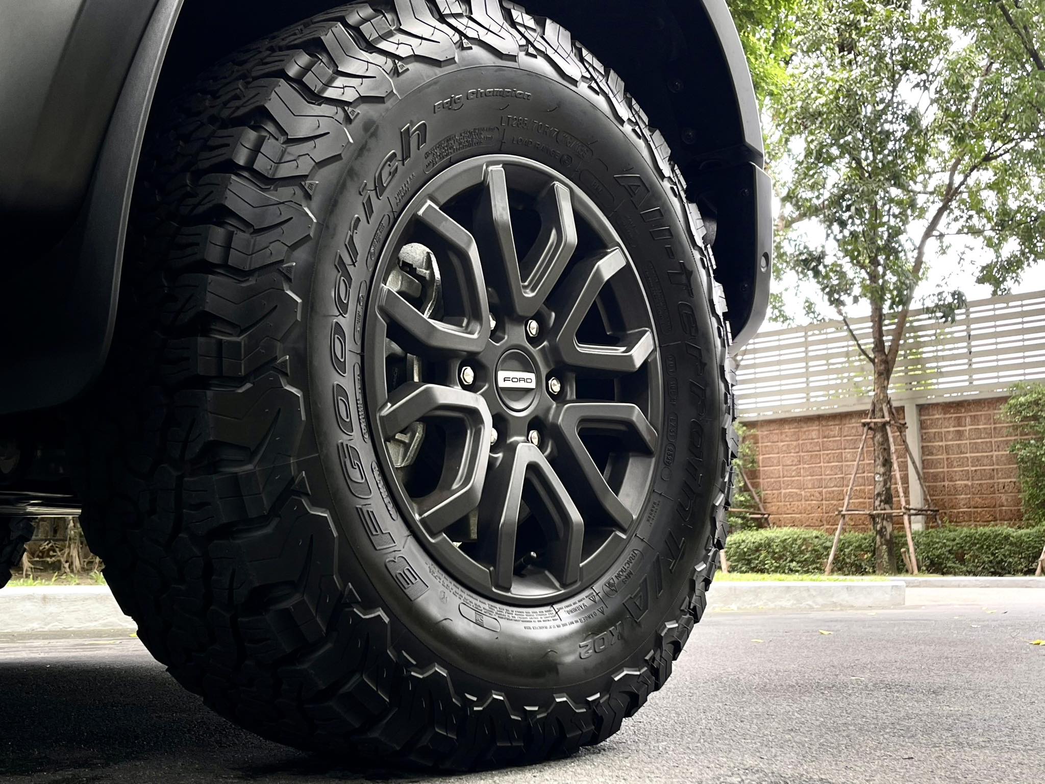 Ford Raptor รุ่นใหม่ล่าสุด หมื่นโล อย่ากระพริบตา (รูปที่ 14)