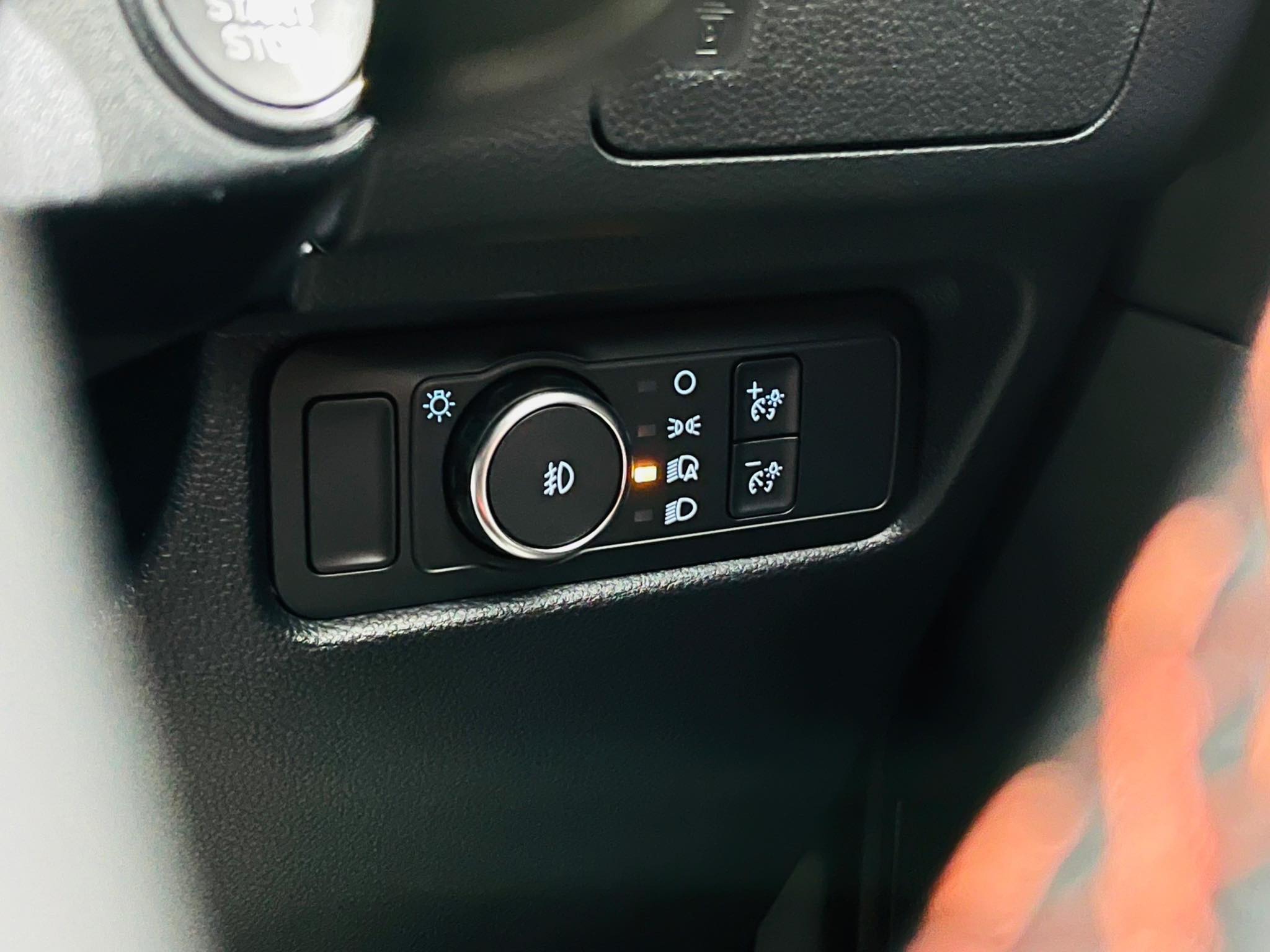 Ford Raptor รุ่นใหม่ล่าสุด หมื่นโล อย่ากระพริบตา (รูปที่ 32)