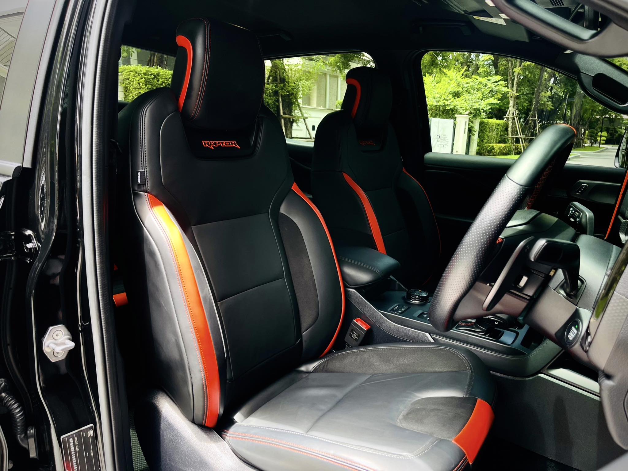Ford Raptor รุ่นใหม่ล่าสุด หมื่นโล อย่ากระพริบตา (รูปที่ 21)