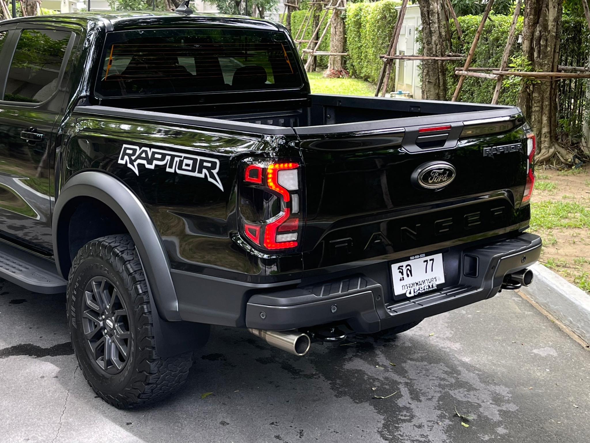 Ford Raptor รุ่นใหม่ล่าสุด หมื่นโล อย่ากระพริบตา (รูปที่ 6)