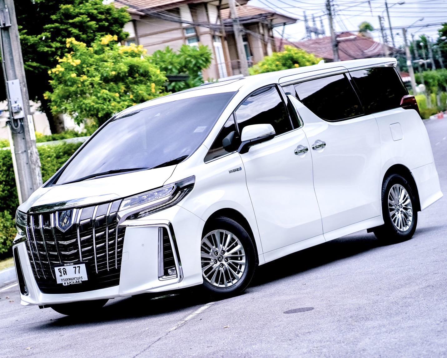 Toyota Alphard SRC Hybrid คันนี้รุ่นพิเศษจากป้ายแดง ขายถูกมากคะ ตัวถังสวยจัดเลย