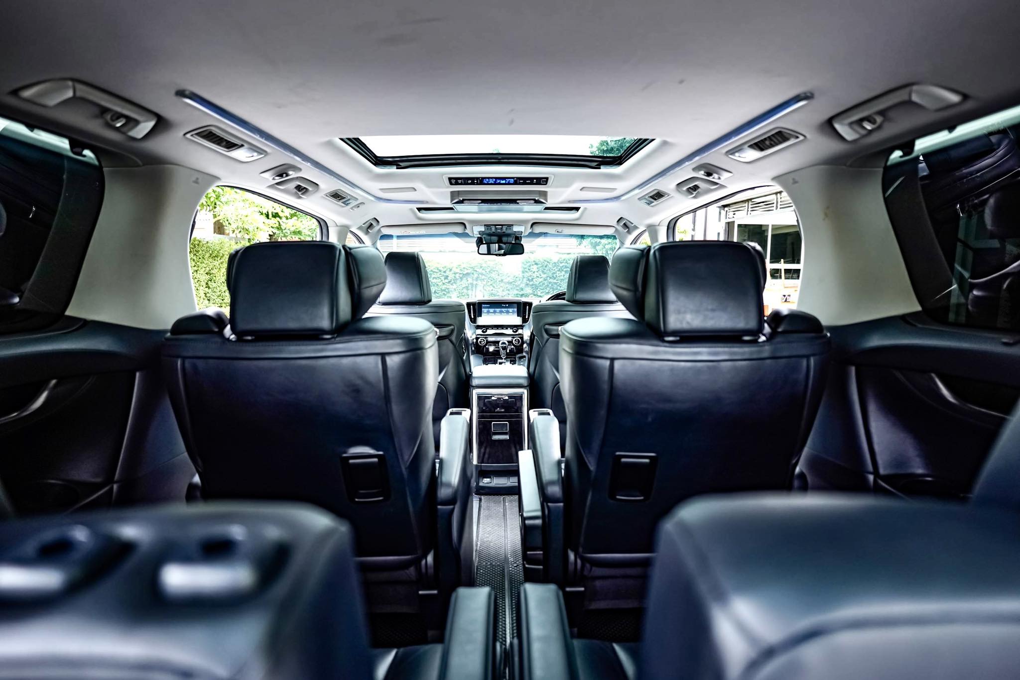 Toyota Alphard SRC Hybrid คันนี้รุ่นพิเศษจากป้ายแดง ขายถูกมากคะ ตัวถังสวยจัดเลย (รูปที่ 29)