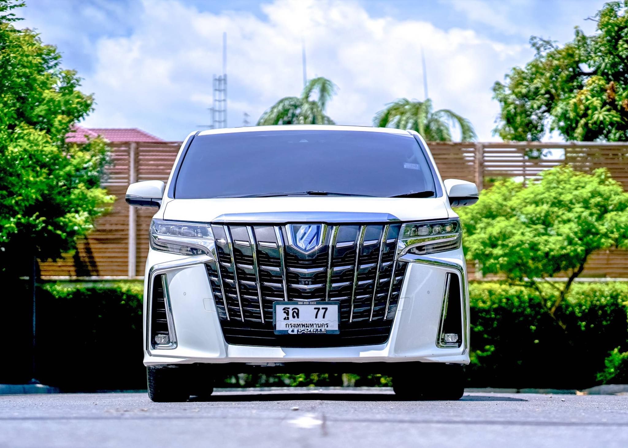 Toyota Alphard SRC Hybrid คันนี้รุ่นพิเศษจากป้ายแดง ขายถูกมากคะ ตัวถังสวยจัดเลย (รูปที่ 2)
