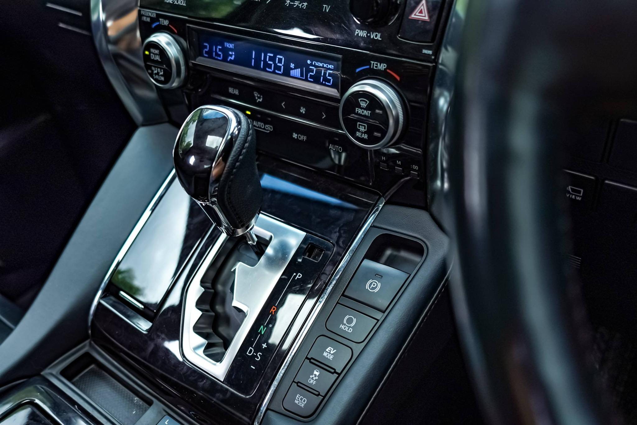 Toyota Alphard SRC Hybrid คันนี้รุ่นพิเศษจากป้ายแดง ขายถูกมากคะ ตัวถังสวยจัดเลย (รูปที่ 30)