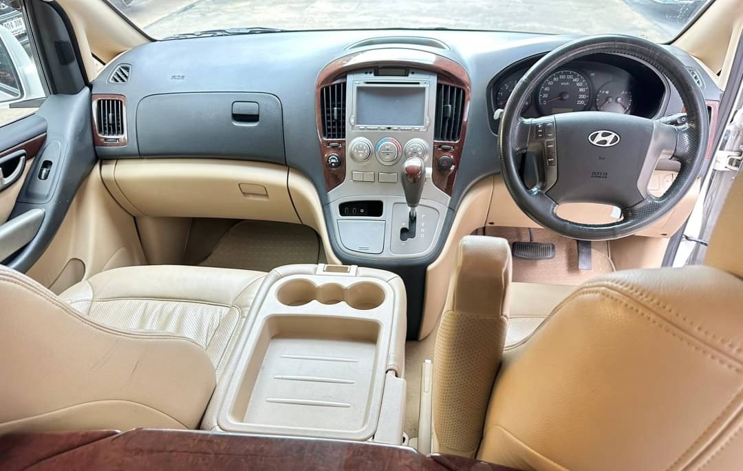 2013 Hyundai H-1 สีขาว (รูปที่ 6)