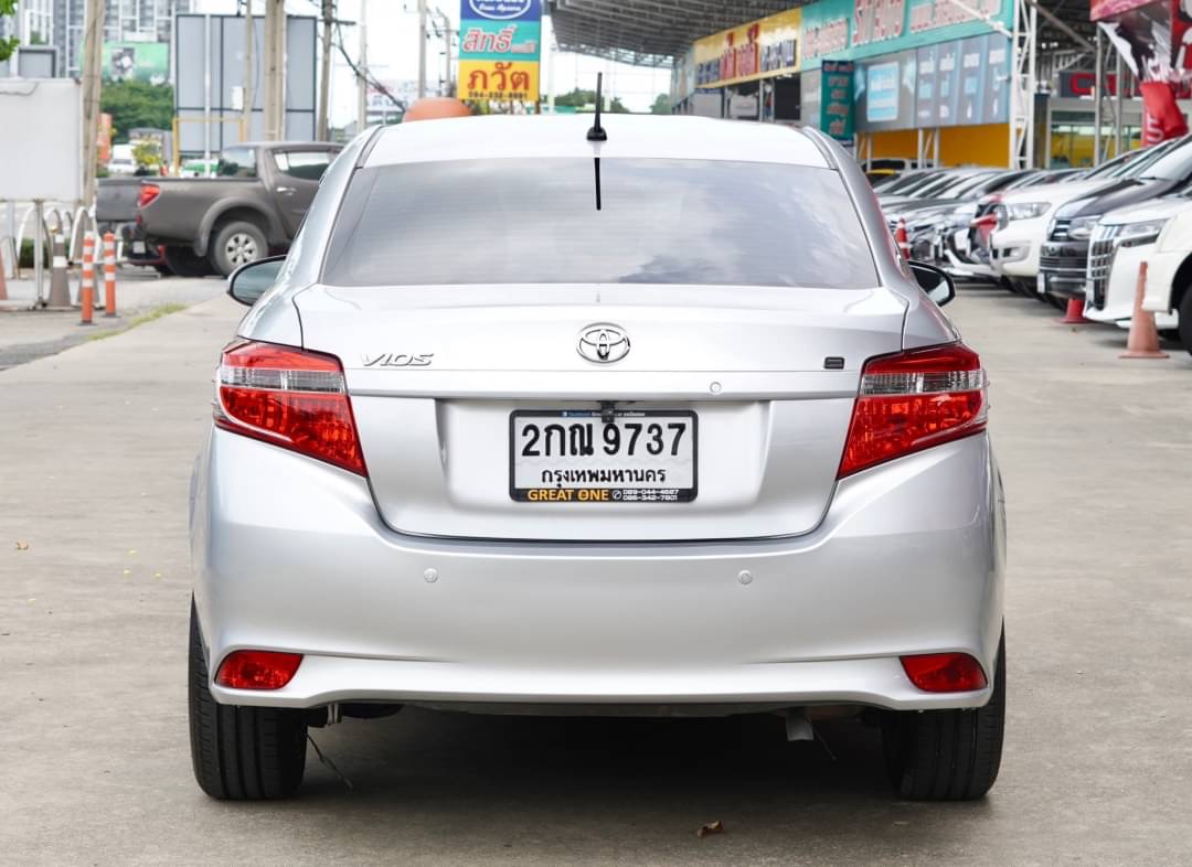 2013 Toyota Vios สีเงิน (รูปที่ 8)
