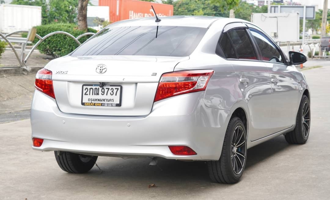 2013 Toyota Vios สีเงิน (รูปที่ 7)