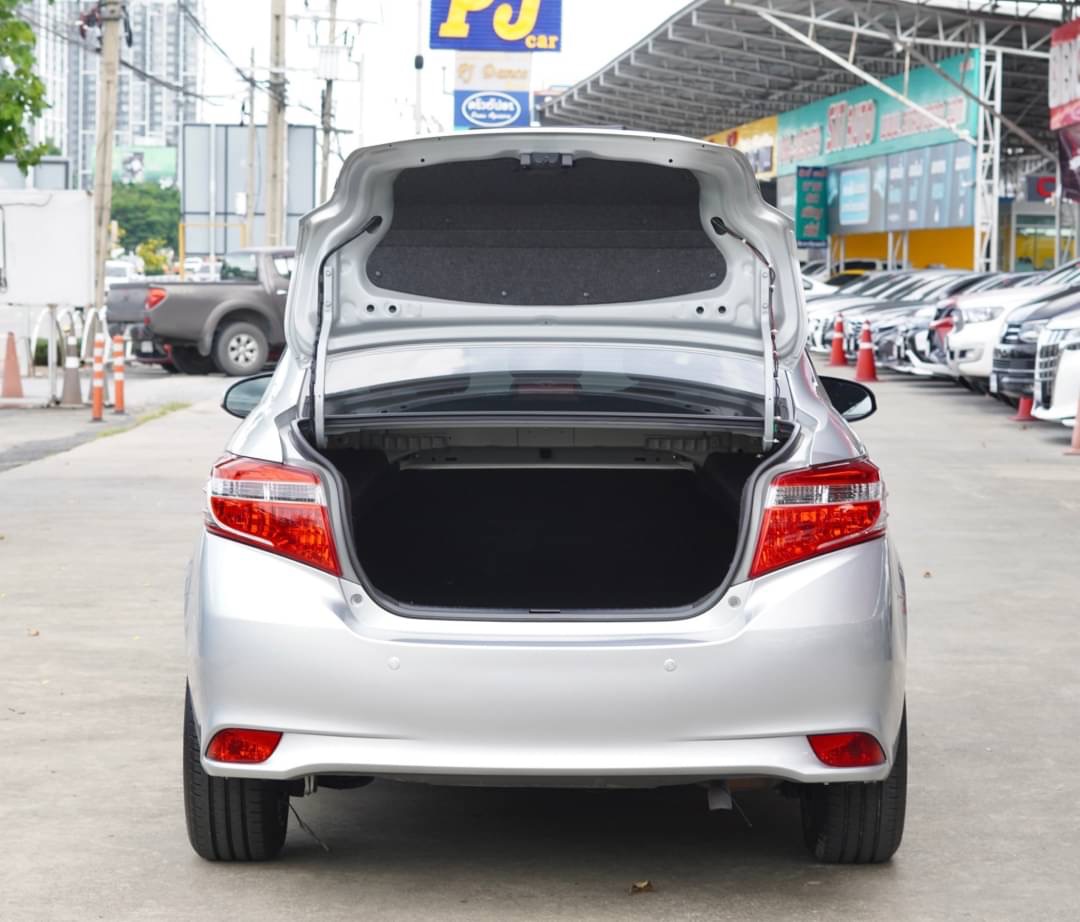 2013 Toyota Vios สีเงิน (รูปที่ 11)