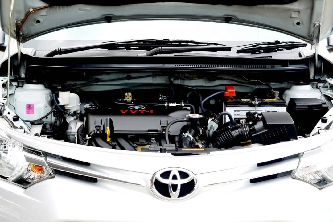 2013 Toyota Vios สีเงิน (รูปที่ 9)