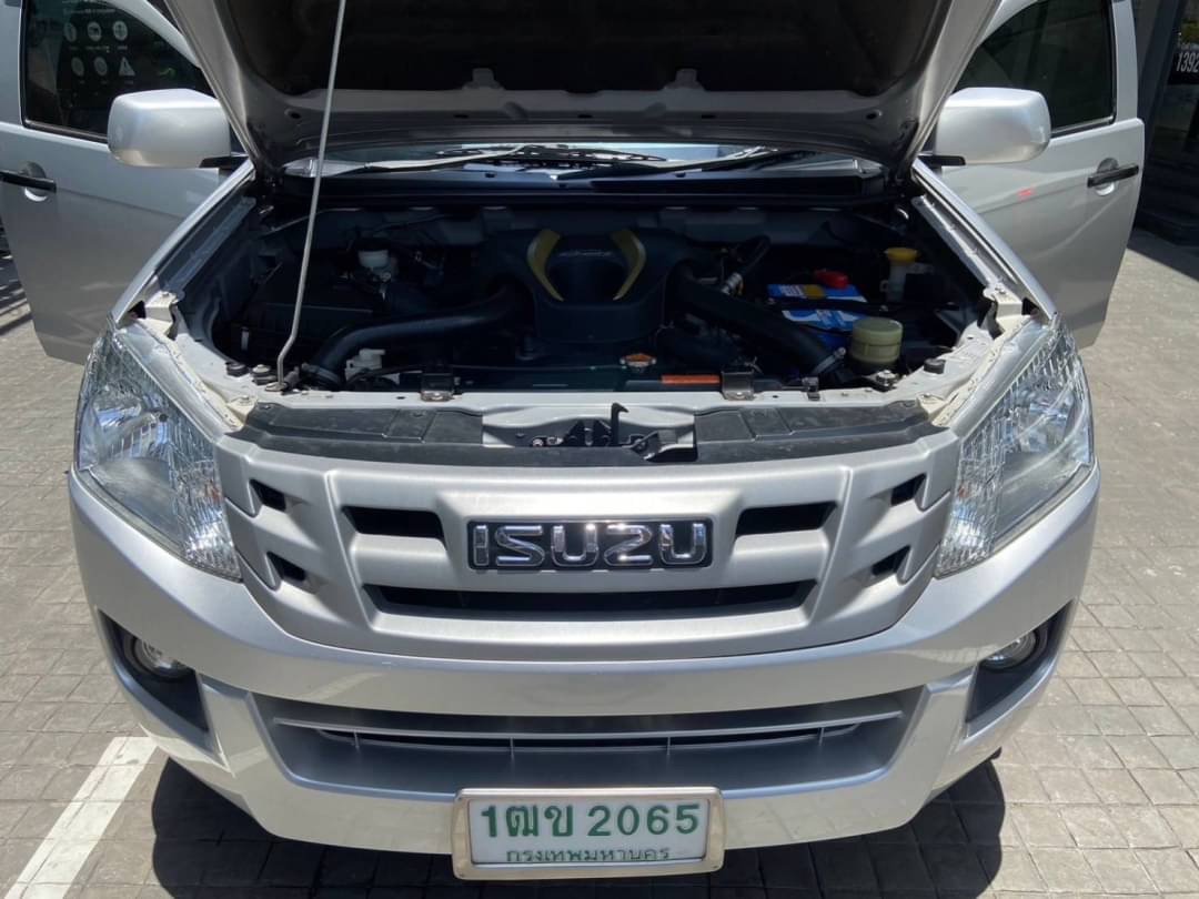 2013 Isuzu D-Max Space Cab สีเงิน (รูปที่ 11)