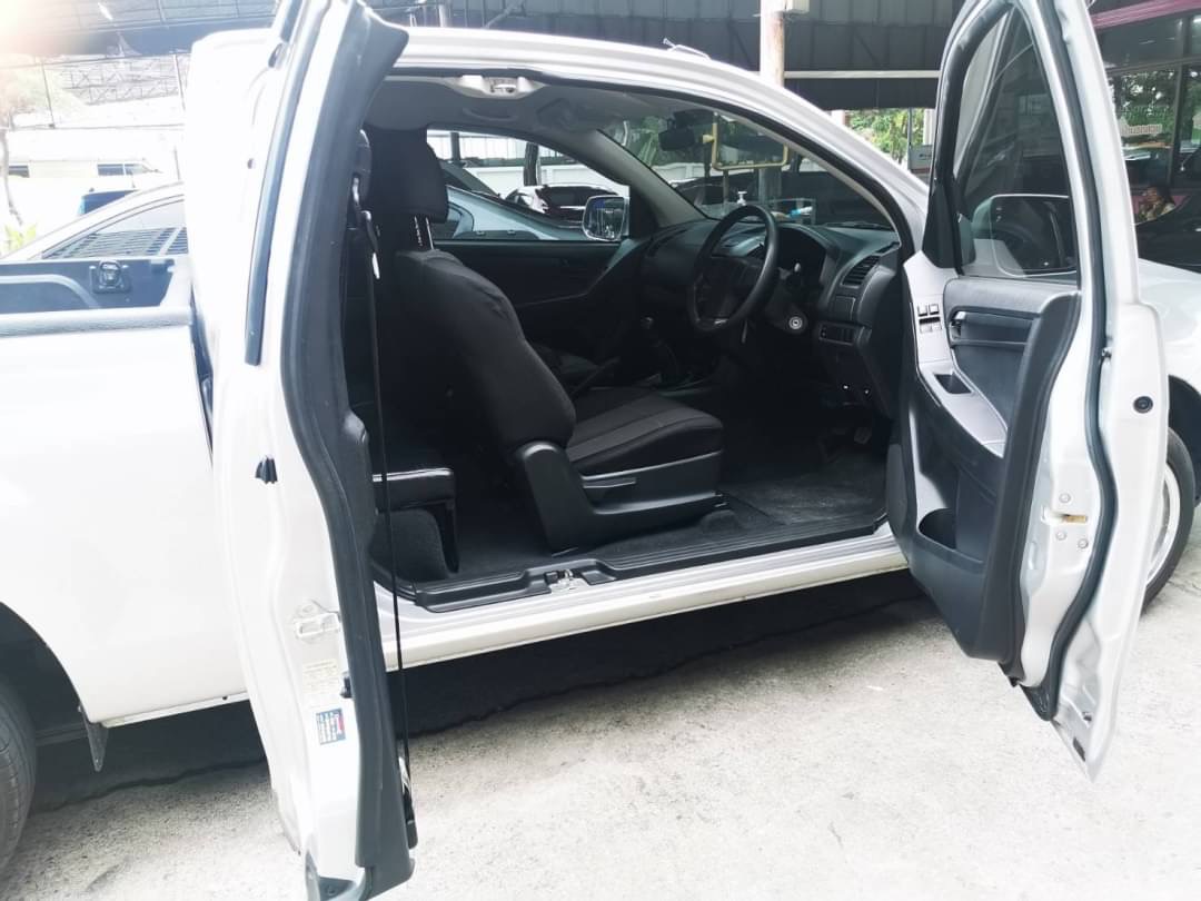 2013 Isuzu D-Max Space Cab สีเงิน (รูปที่ 13)