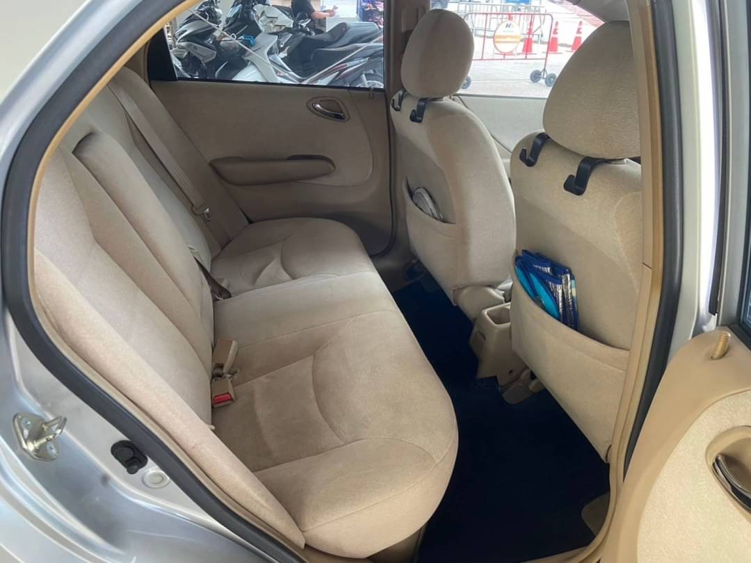 2006 Honda City ZX สีเงิน (รูปที่ 6)