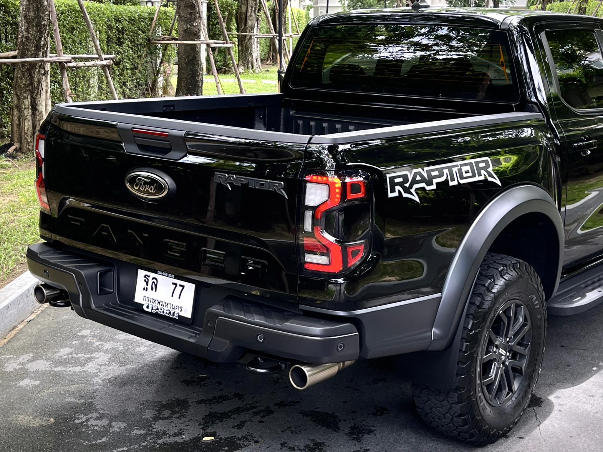 Ford Raptor รุ่นใหม่ล่าสุด หมื่นโล อย่ากระพริบตา